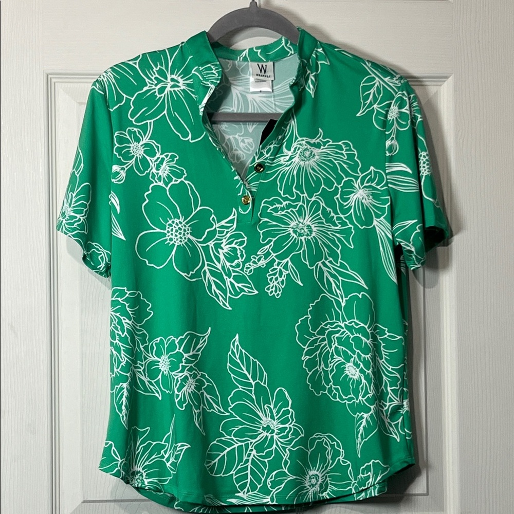 ***$17.00 for 5 items*** - Wrapper Green Floral Short Sleeve Polo Blouse